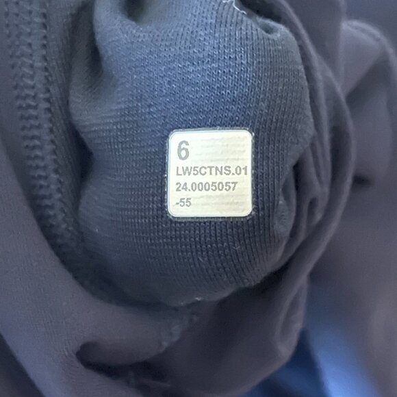 LULULEMON ATHLETICA dk blue leggings/LW5CTNS/size 6/inseam-27.5 - Picture 5 of 5